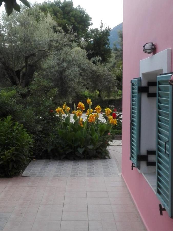 Zeus And Hera Apartments Nikiana Exterior foto